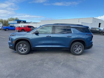 2025 Chevrolet Traverse LT
