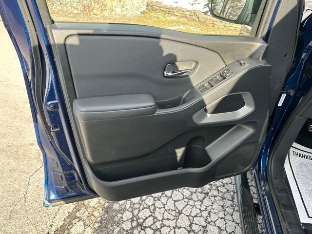 2022 Nissan Frontier Crew Cab 4x4 SV Auto