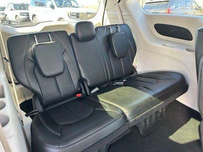 2024 Chrysler Pacifica Touring L FWD