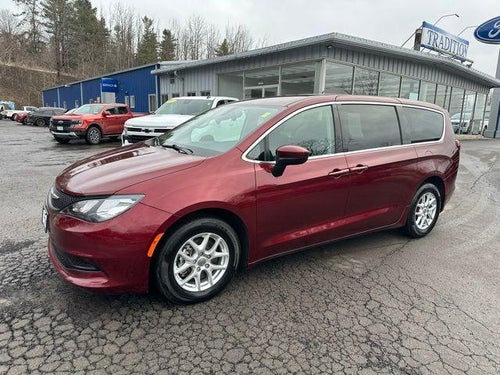 2022 Chrysler Voyager LX FWD