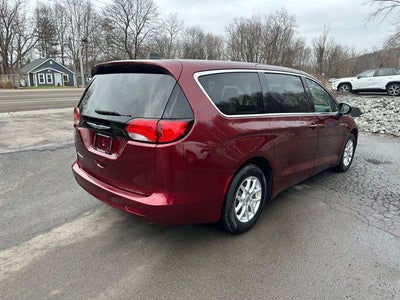2022 Chrysler Voyager LX FWD