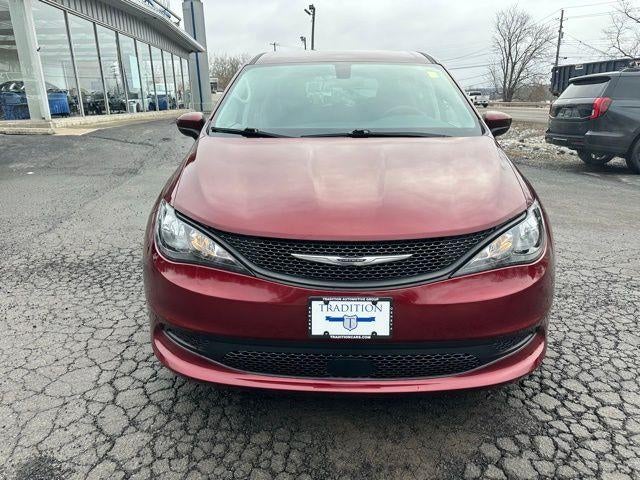 2022 Chrysler Voyager LX FWD