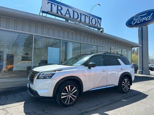 2025 Nissan Pathfinder Platinum 4WD
