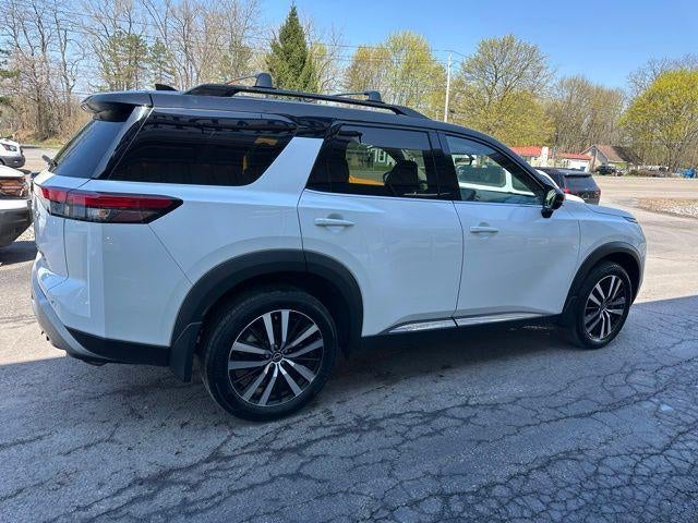 2025 Nissan Pathfinder Platinum 4WD