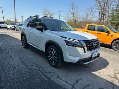 2025 Nissan Pathfinder Platinum 4WD
