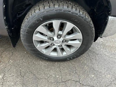 2017 Toyota Tundra 4WD 4WD Limited CrewMax 5.5' Bed 5.7L FFV (SE)