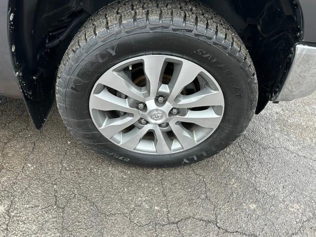 2017 Toyota Tundra 4WD 4WD Limited CrewMax 5.5' Bed 5.7L FFV (SE)