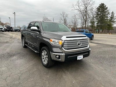 2017 Toyota Tundra 4WD 4WD Limited CrewMax 5.5' Bed 5.7L FFV (SE)