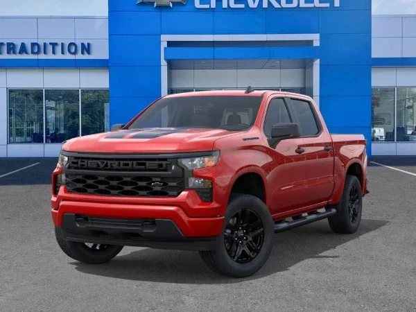 2025 Chevrolet Silverado 1500 Front view